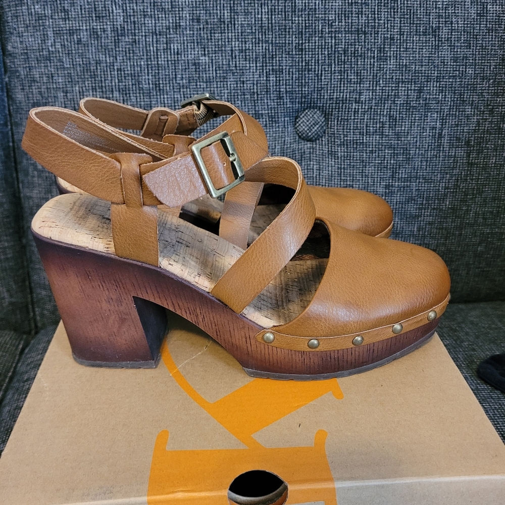 KORKS Wendy Clogs Size 8M